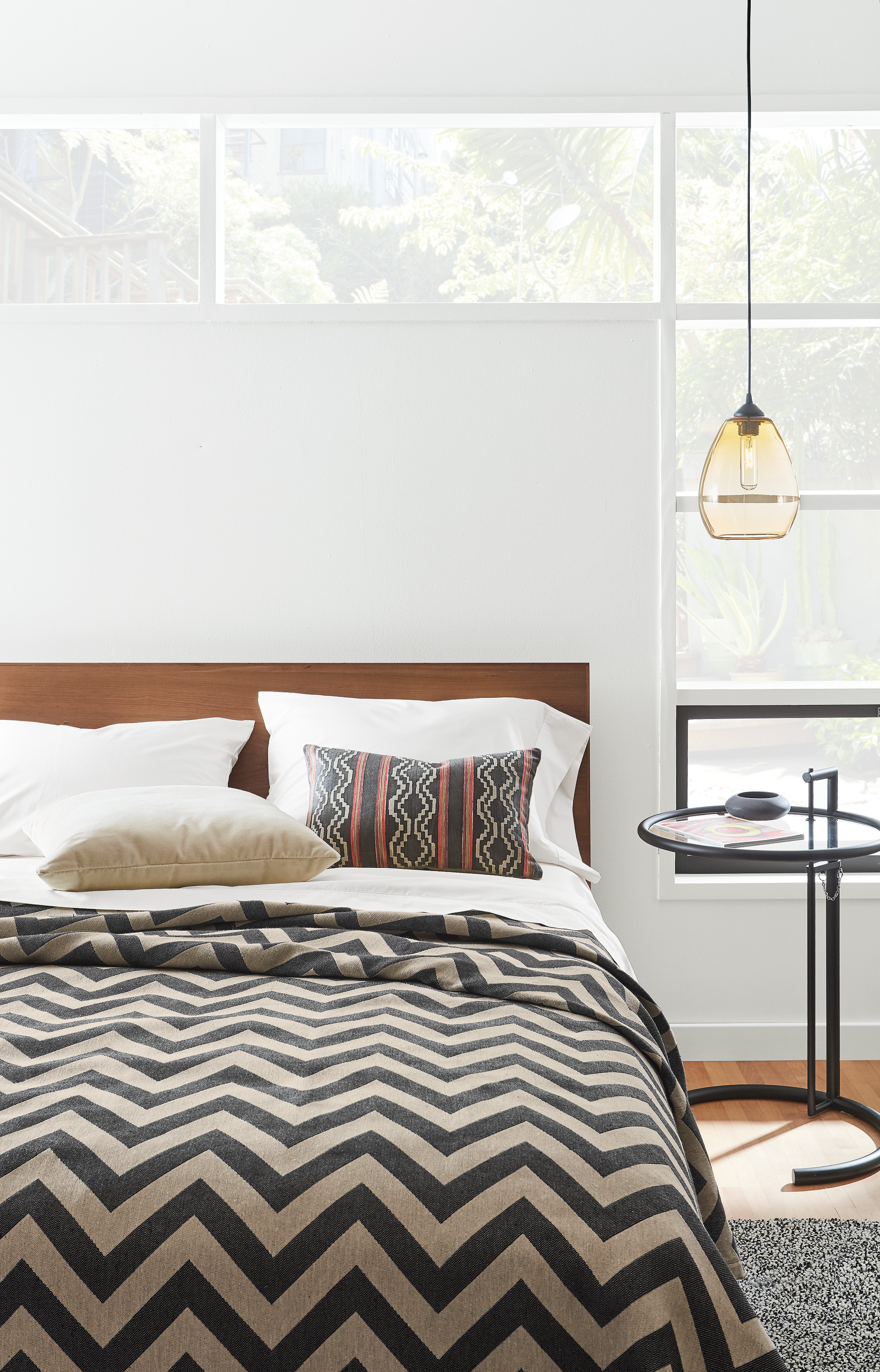 The Ascent blanket with our Allende pillow