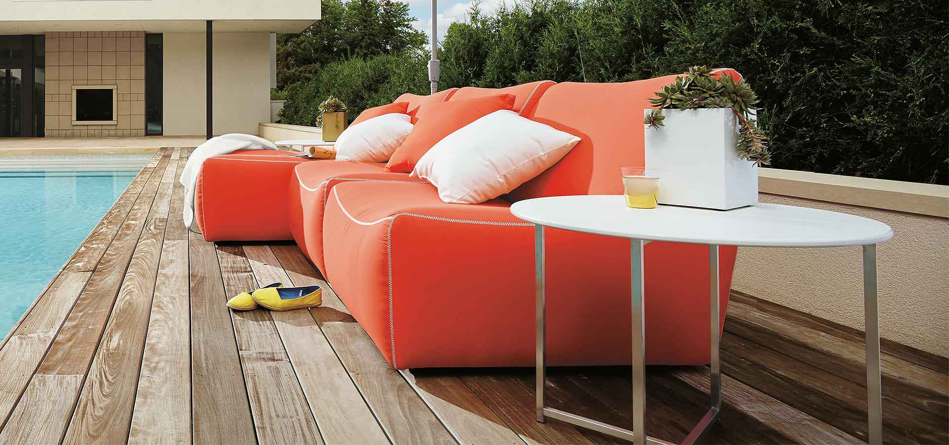 Outdoor lounge furniture