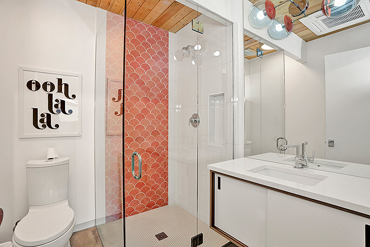 Colorful tiled bathroom by Mercury Mosaics